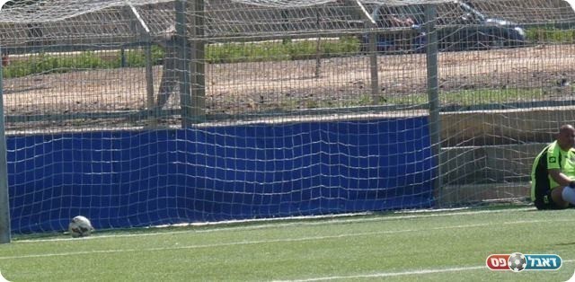 השער הראשון. הכדור ברשת של קריו (צילום: אלי שמואלי)