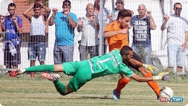 ועקנין מחמיץ מול טובלי (לירן דורף)