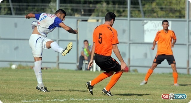 איזה גול!, חליפה מפגיז (לירן דורף)