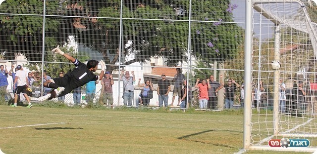 אנגלשטיין נכנע (לירן דורף)