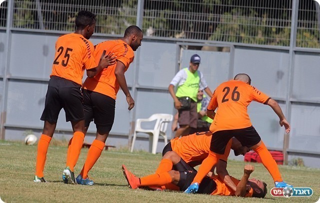 מחנה חוגגת (לירן דורף)