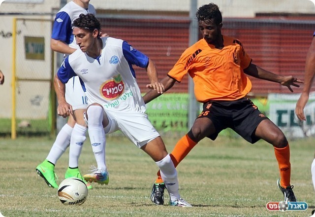 אלמו מתקל את אלסק (לירן דורף)