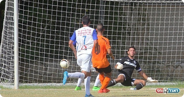 אנגלשטיין עוצר את באסוק (לירן דורף)