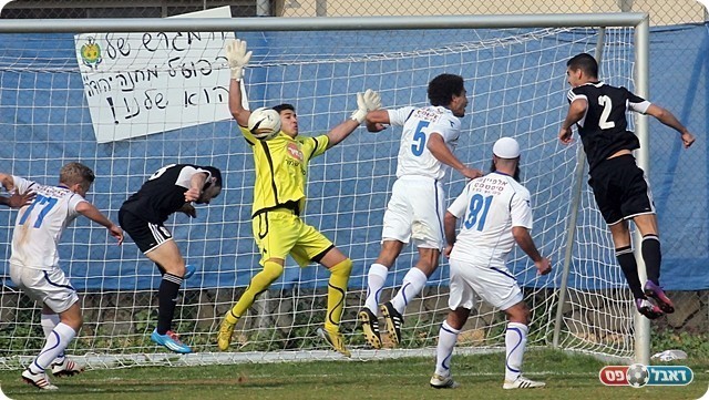אסף רז ברגע נדיר של מאמץ(לירן דורף)