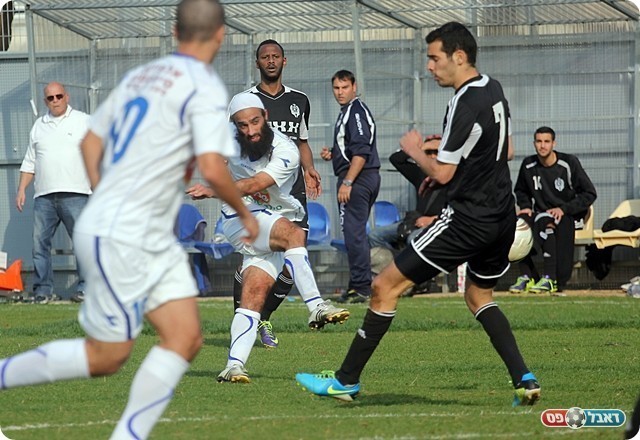 גול אופייני שלו, כהן צדק מטווח