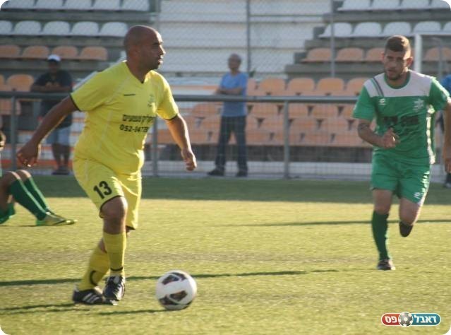 אושר גדול. מלול על המגרש (מיכה פישנזון)