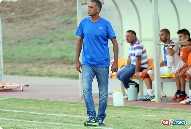 מחובר לשחקנים. ממו (רועי אסרף)