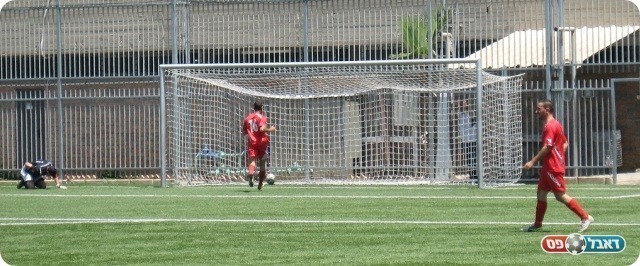 שער א-לה מסי. עוד כדור ברשת של מעוף (צילום: אלי שמואלי)