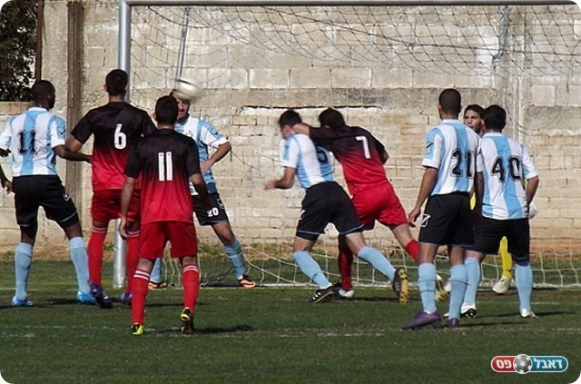 הכניס את הראש נכון. פדידה כובש (צילום: אייל אורן)