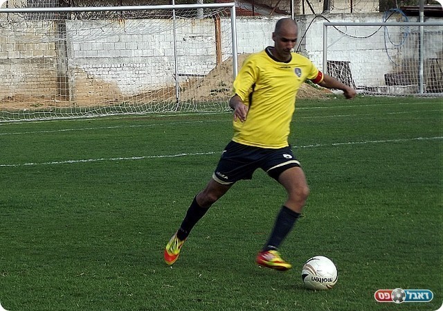 לא באו להסתגר. איש המשחק של באר יעקב, גבאי (צילום: אייל אורן)