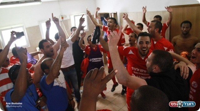 החגיגות בחדר ההלבשה (צילום: אנס אבודעבס)