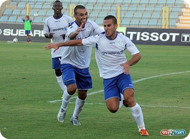 כיאה לקלישאה. לוטטי כובש חוגג (צילום: לירן דורף)