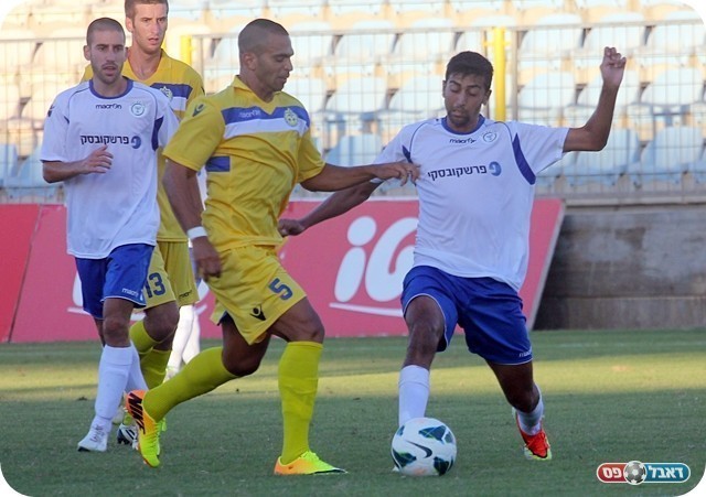 המצב הראשון היה של בית"ר. גילקרוב ולביא במאבק (צילום: לירן דורף)