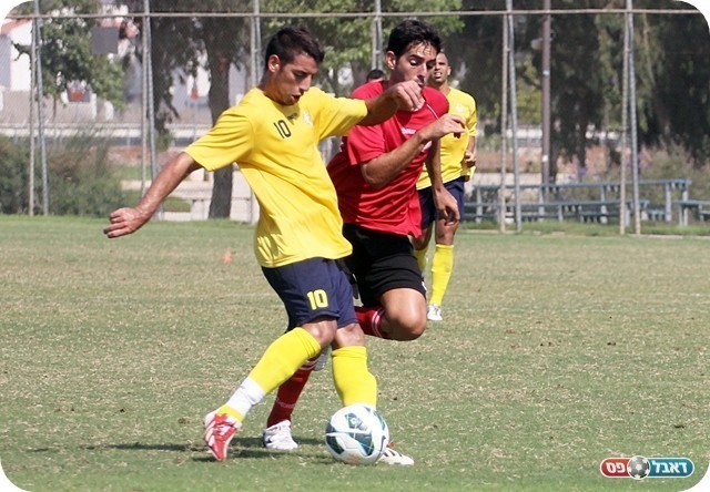 יתפוס לליגה ? רפי עמוס משתחרר מאופיר עזו (צילום: לירן דורף)