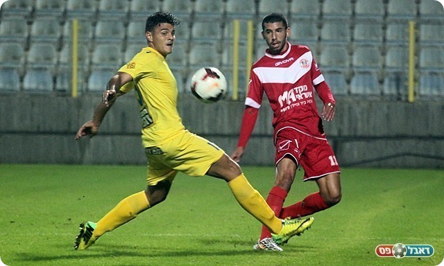 ינון אליהו מנסה לעצור את גיא כהן מירושלים (לירן דורף)