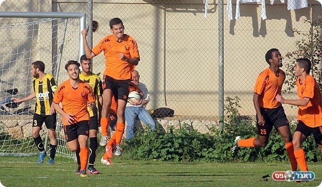 וחוגג (לירן דורף)