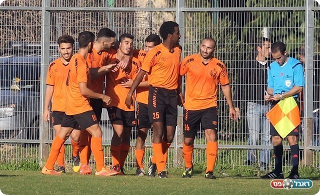 מחנה חוגגת מהפך (לירן דורף)