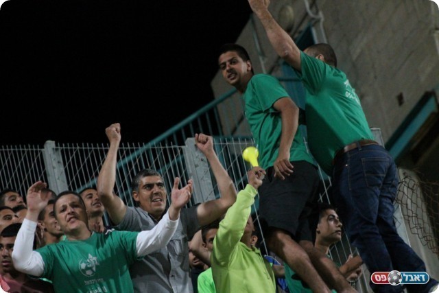 התחילו לחגוג ניצחון. אוהדי איכסל 