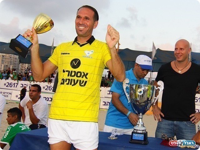 צחי אילוז. השנה בפתח תקוה