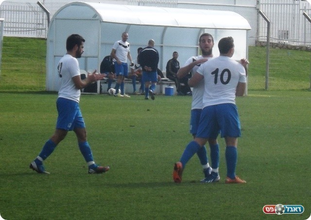 צמד פרטי. חוגגים עם יועד אברג'יל (צילום: אבי פפיס)