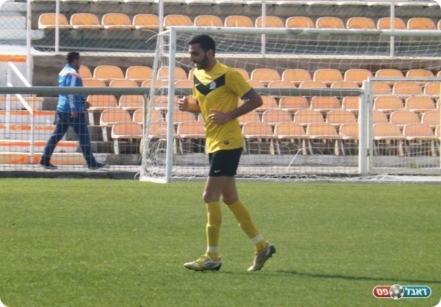 יתרון מוצדק. משה חוגג את השער (צילום: אבי פפיס)