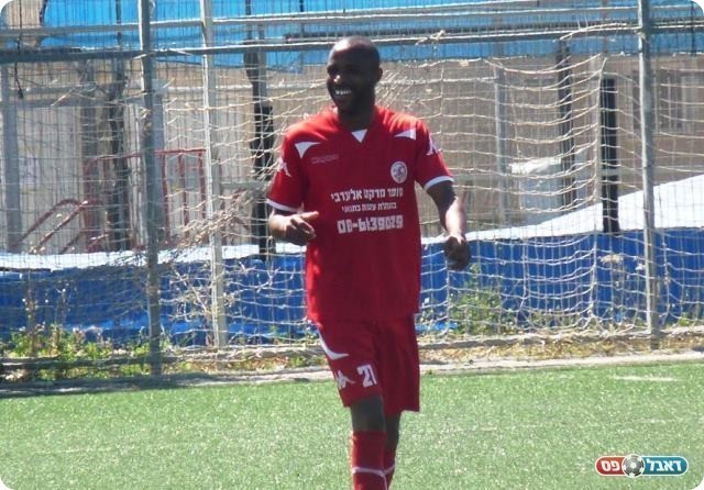 וחוגג (אלי שמואלי)