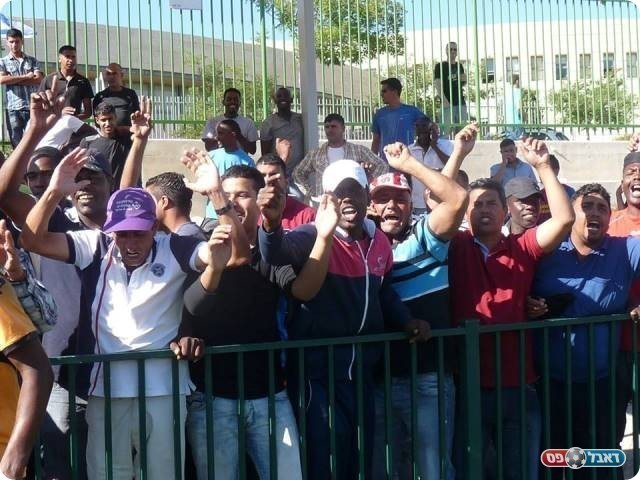 מחכים להוד השרון. אוהדי רהט (אלי שמואלי)