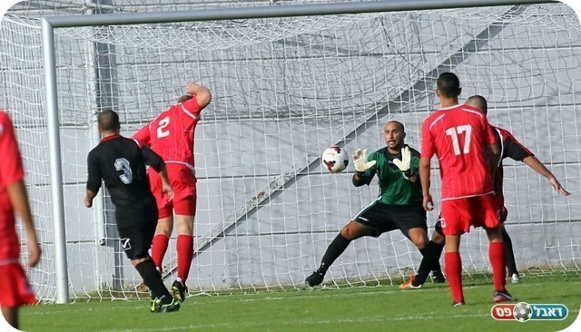 מורשה חשבה שגמרה את המשחק. סולדוצ'ו כובש (צילום: לירן דורף)