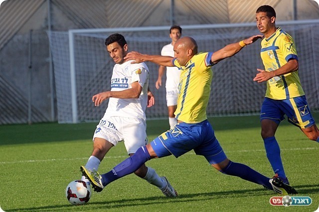 ז'אן מתקל את שבחון, משחקו האחרון במדי מכבי יבנה (לירן דורף)