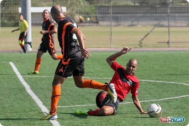 גבאי מתקל את שמאמה, הבקעה בדרך לפסגה (לירן דורף)