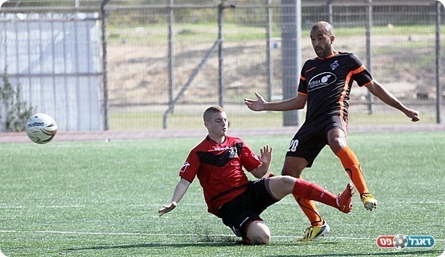 גרינפס מתקל את שמאמה (לירן דורף)