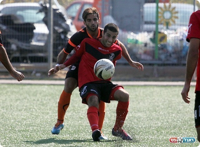 תום שלום ועטייה במאבק (לירן דורף)