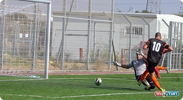 ביטון כובש בקלילות (לירן דורף)