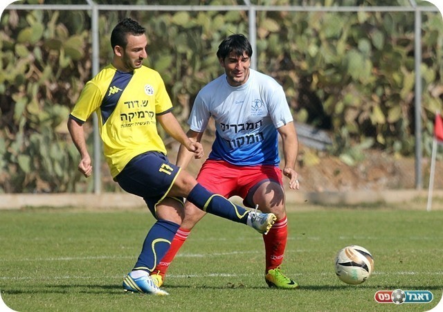 המשחק תפס תאוצה. גבאי ושורש (צילום: לירן דורף)