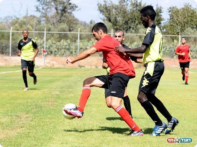 נחלת סגרה עניין. שדרות מנסה לעצור את אוחנה (צילום: אורי גבאי)