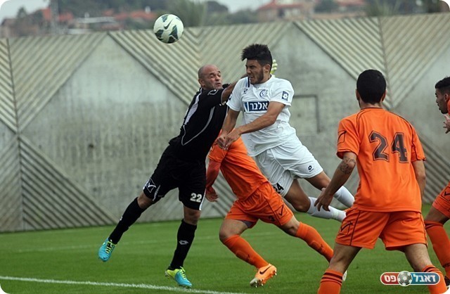 אבו חצירא מקדים את בן ישי אך נוגח החוצה (לירן דורף)