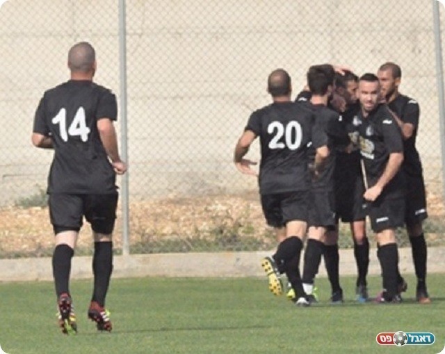 הצליח טוב מהצפוי. שחקני נשר (צילום: מוחמד חאדר אניס)