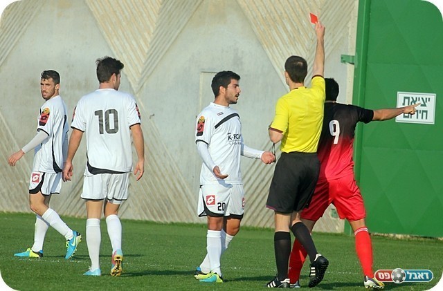 הסקציה איבדה את הראש. האדום לבלסטרה (צילום: לירן דורף)