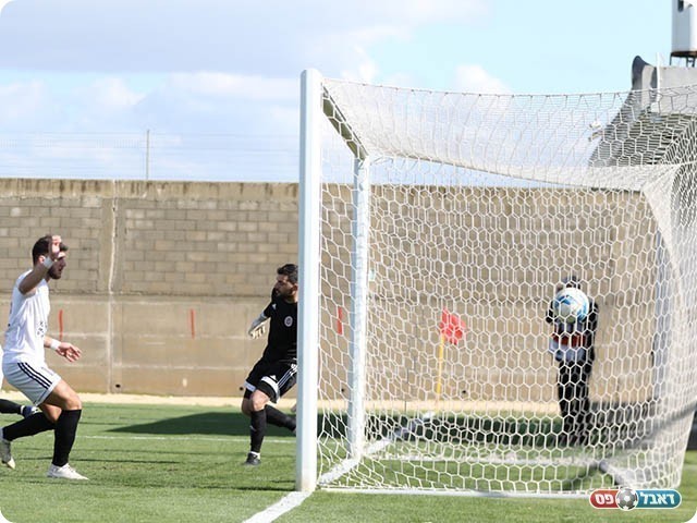 הכדור ברשת (וואסים מוואסי)