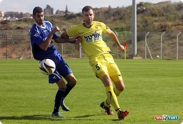 ארטיום טרטיאק ויובל כהן במאבק (לירן דורף)