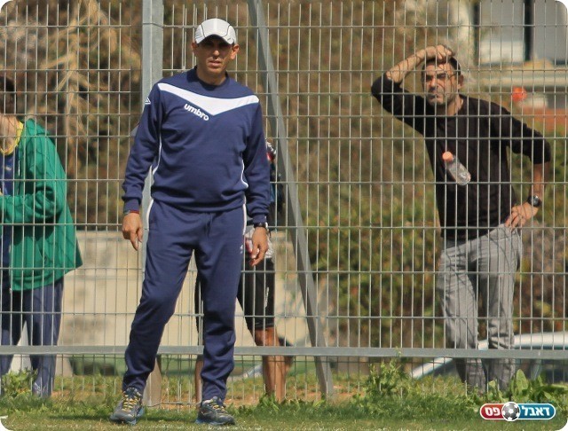 מאמן מחנה. שרון מרציאנו (קובי רוזן)