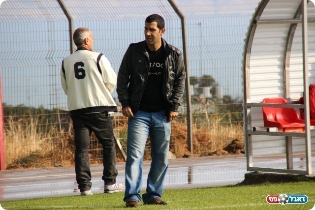 אוזן (עודד חסין)