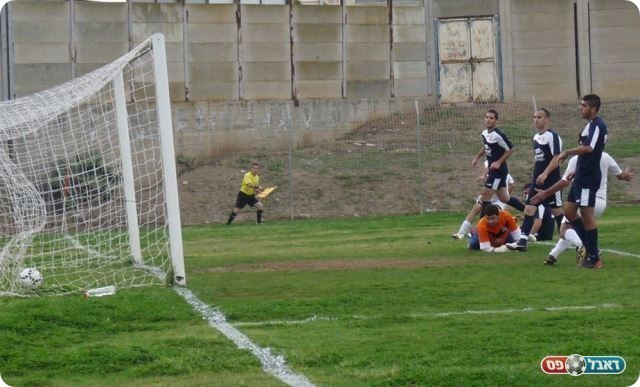 סגר עניין. השער של ישראל (צילום: אלי שמואלי) 