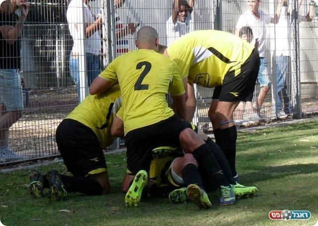 פ"ת הראשונה שהחלה להעיז. חוגגים את השער של דומר (אלי שמואלי) 