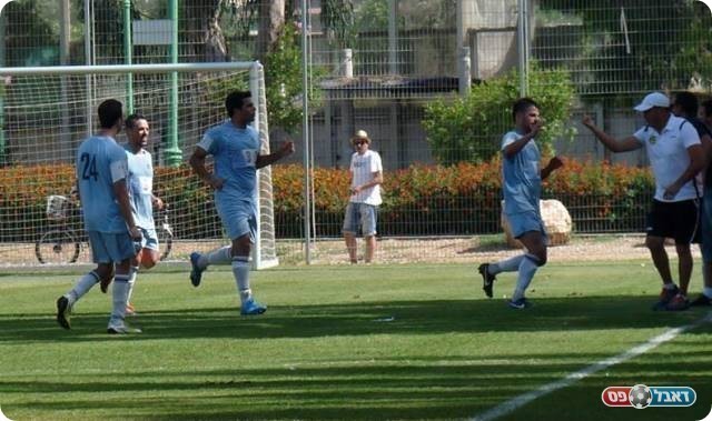 וחוגג (אלי שמואלי)