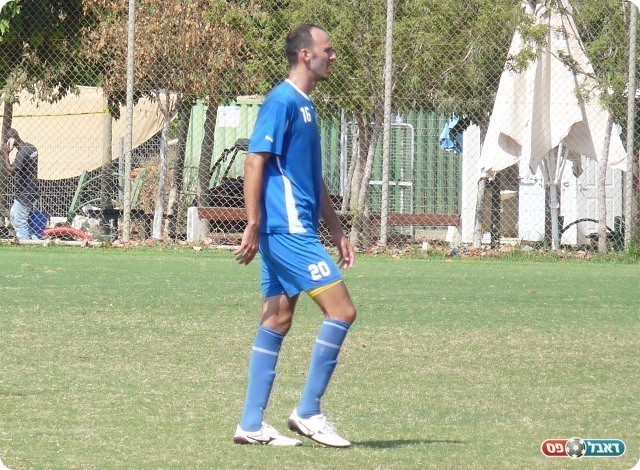 גרם לשני כדורי העונשין. עומר רפס