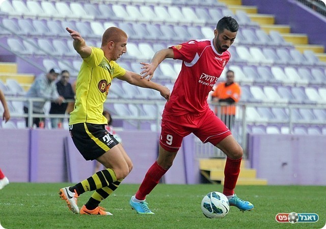 צלישר מול בן שמעון, אחד בנבחרת הפותחת, השני במחליפים (לירן דורף)