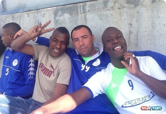 מפרגן לחבר'ה. סובוח (במרכז) ואלתראבין (יוסי איטח)