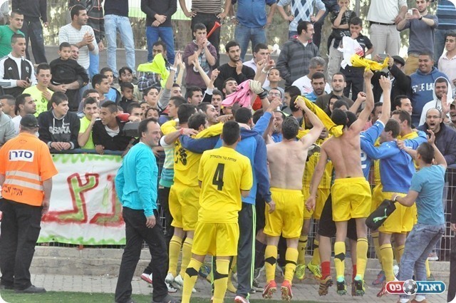 מקום ראשון. סנדלה חוגגת (צילום: חאדר אניס)