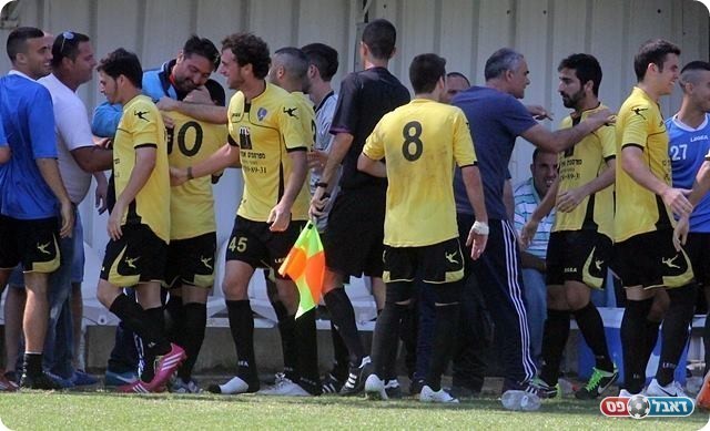 התוצאה של היום. שחקני באר יעקב שמחים (לירן דורף)